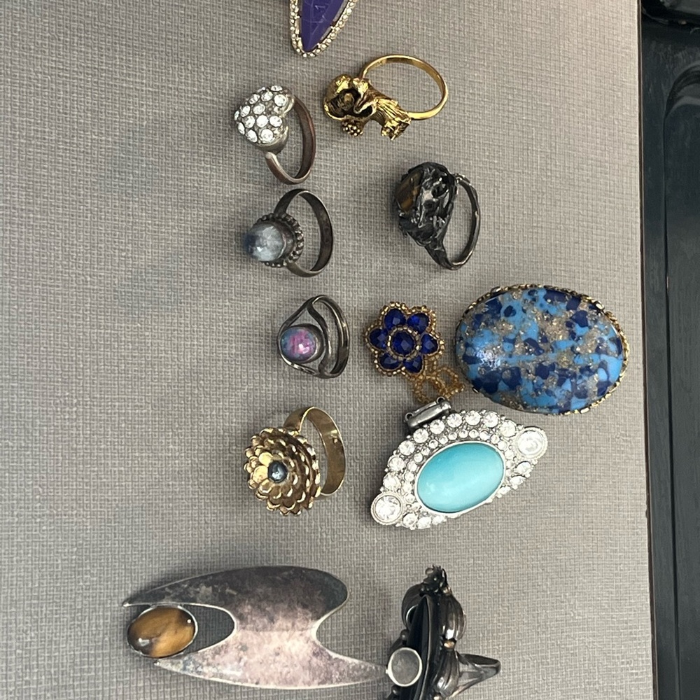 Lot 12 costume jewelry rings